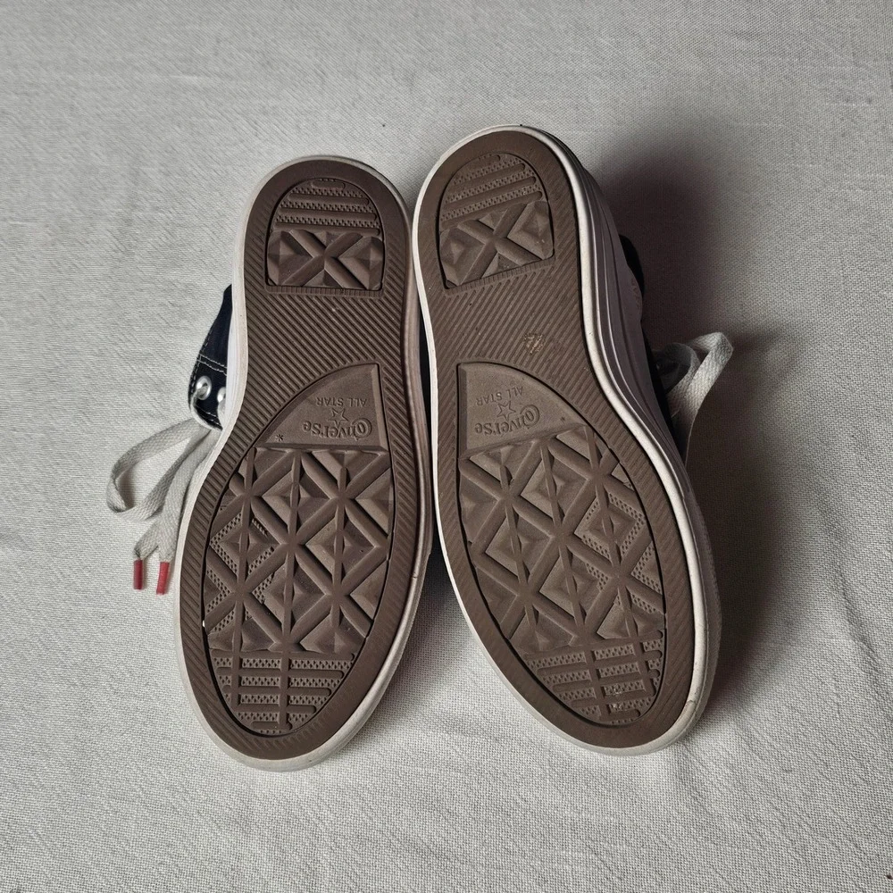 Converse sneakers top ankle